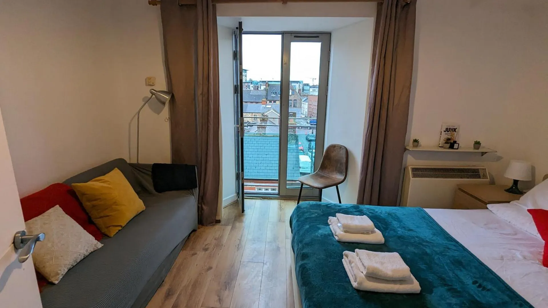 Spacious 3-Bed Apt In Dublin Center