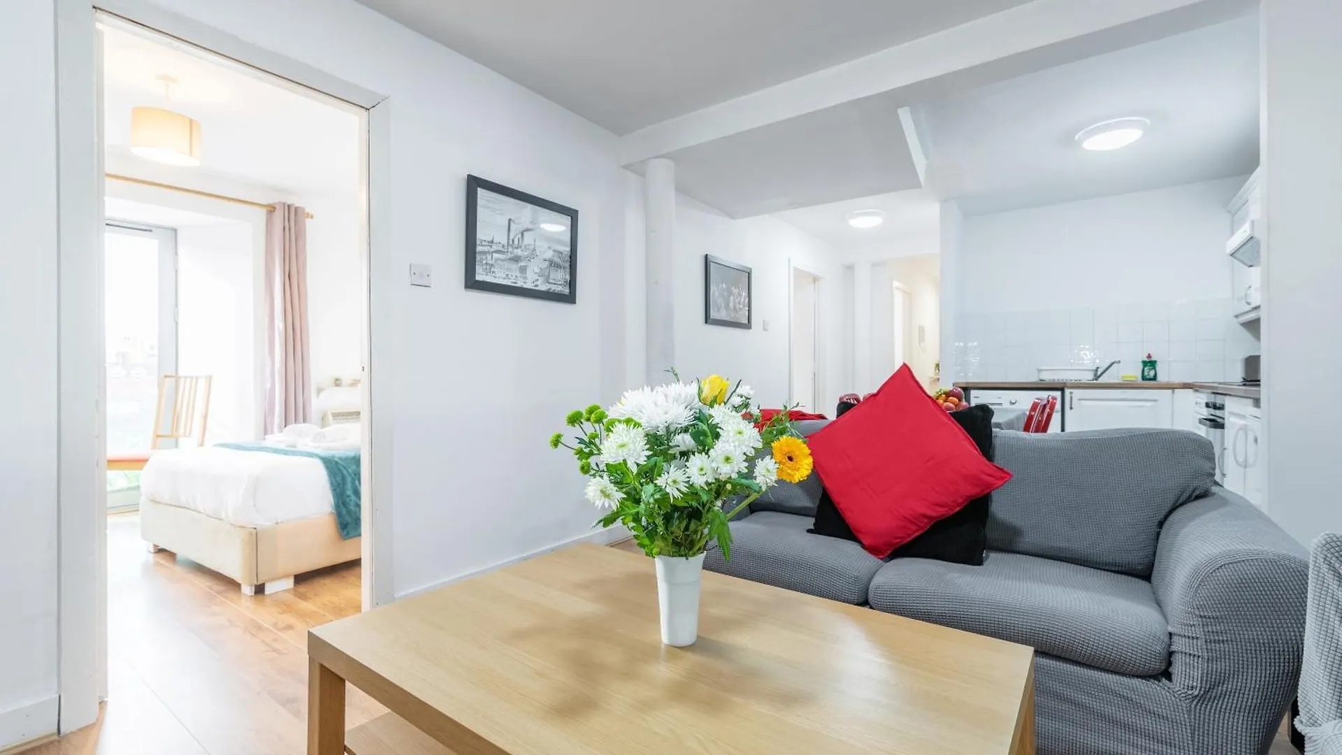 Spacious 3-Bed Apt In Dublin Center شقة