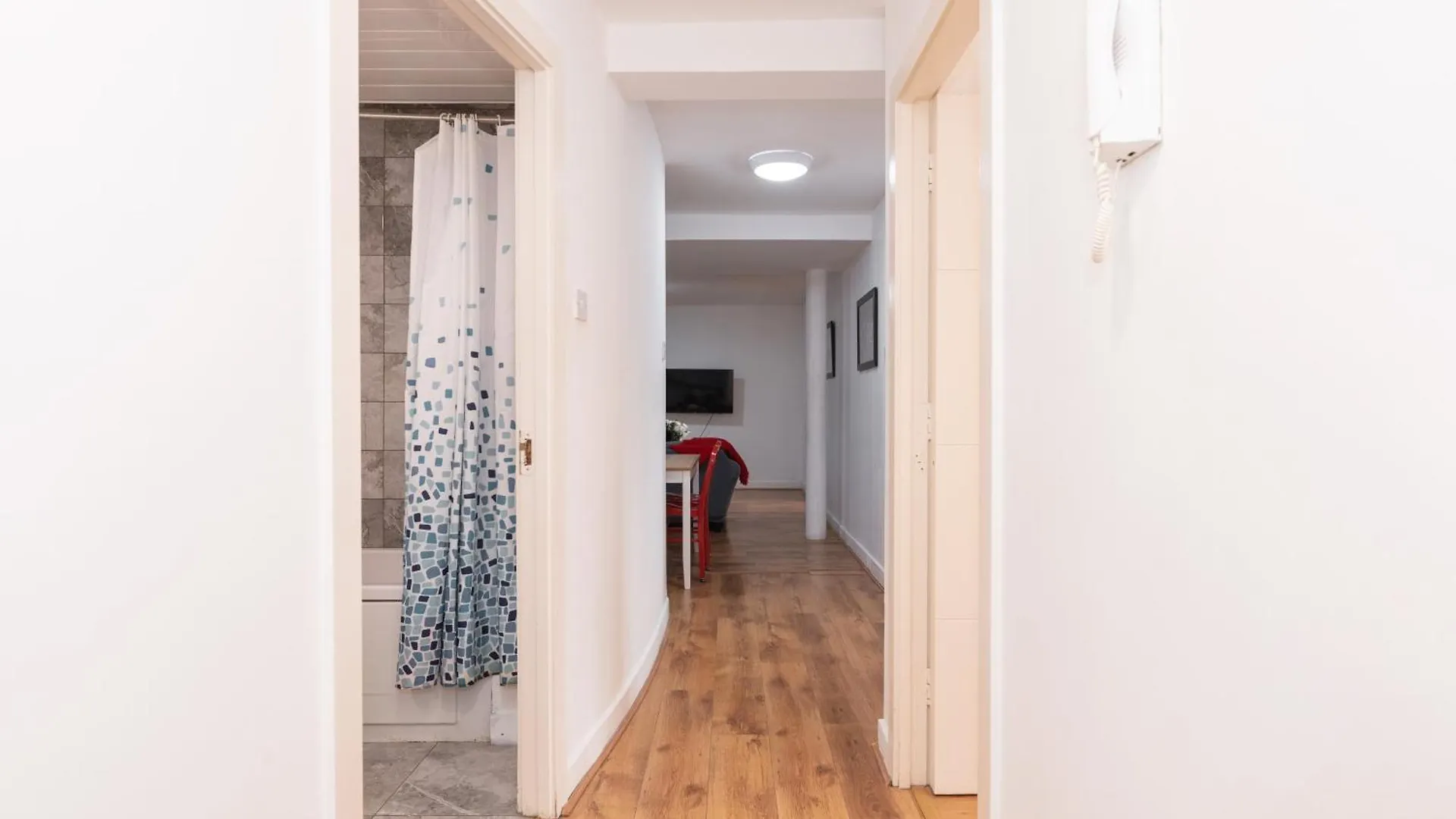 Spacious 3-Bed Apt In Dublin Center شقة