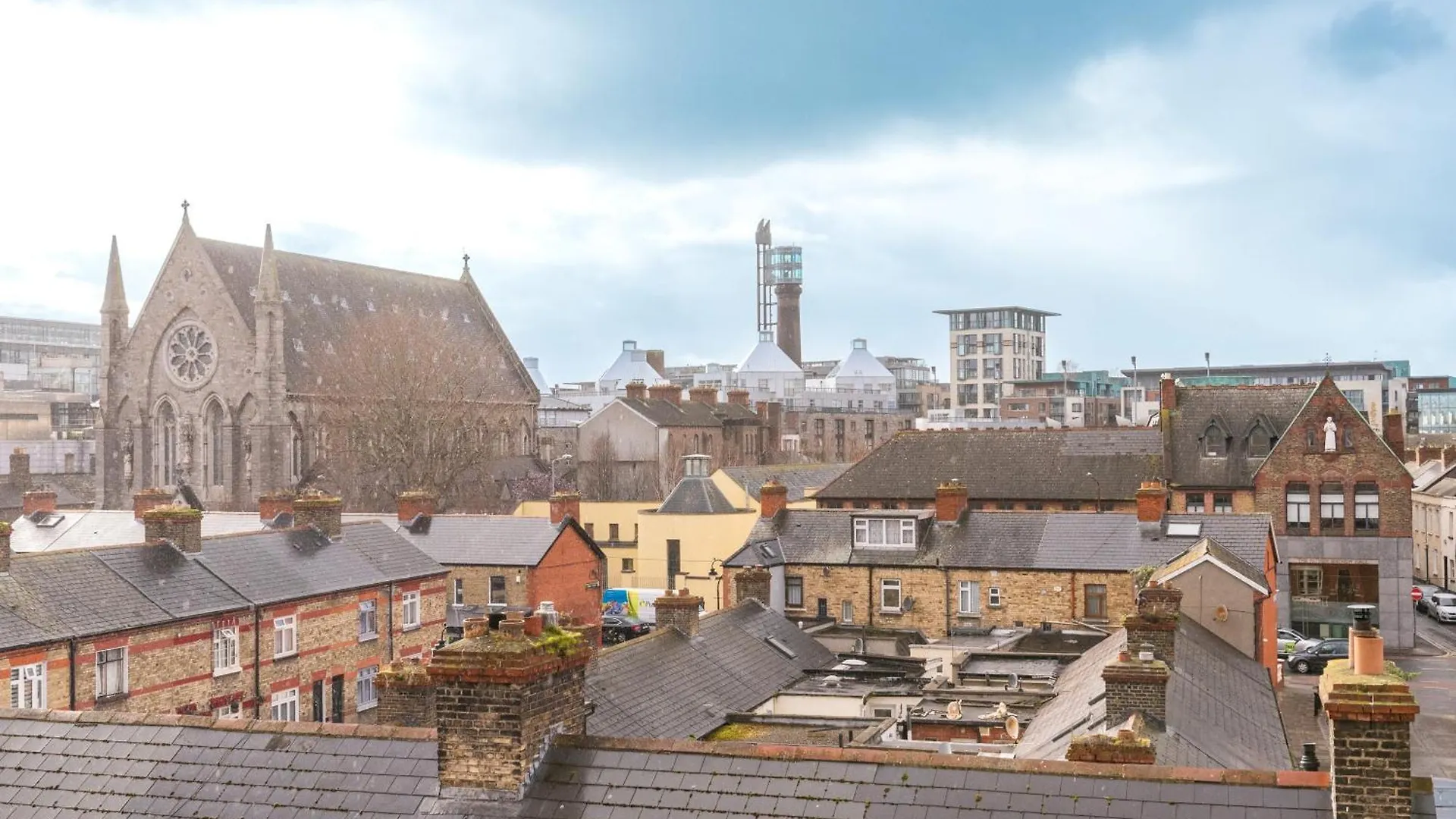 Spacious 3-Bed Apt In Dublin Center شقة