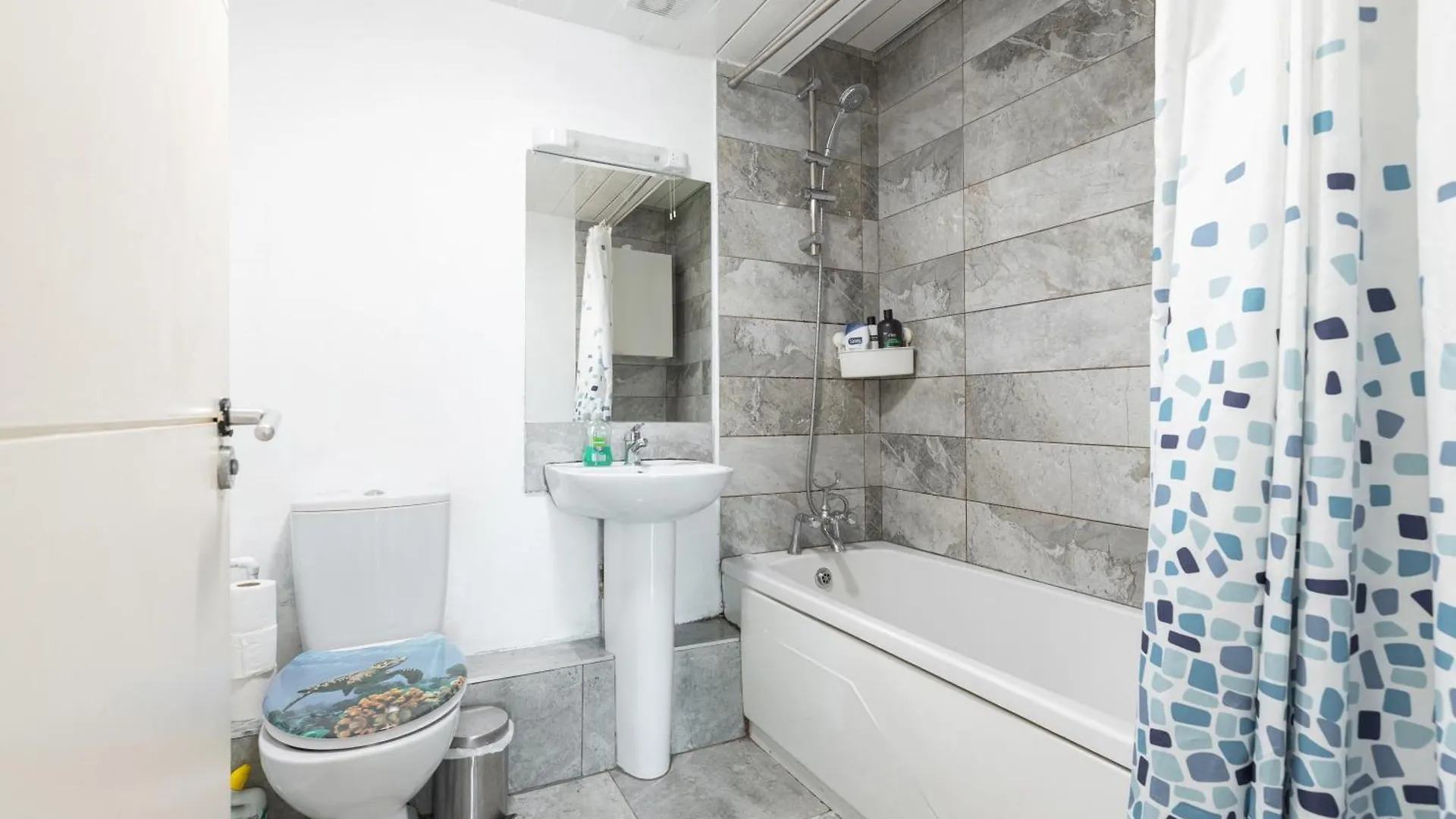 Spacious 3-Bed Apt In Dublin Center 爱尔兰
